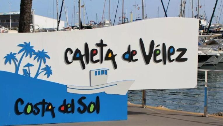 Precioso Apartamento En Primera Linea De Playa En Caleta De Velez Exteriör bild